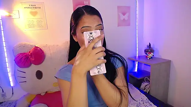 Emilybutterfly1 online show from 11/20/25, 11:15