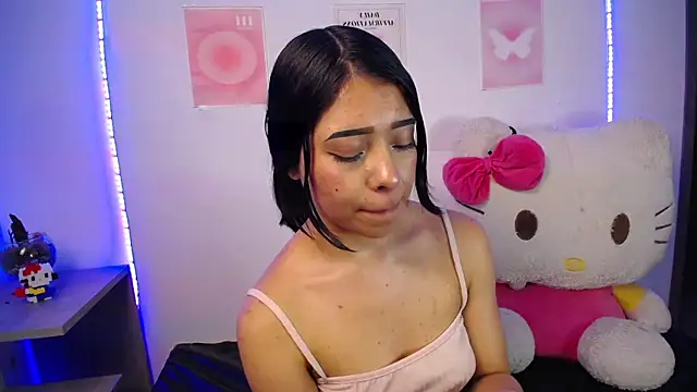 Emilybutterfly1 online show from 12/16/25, 11:54