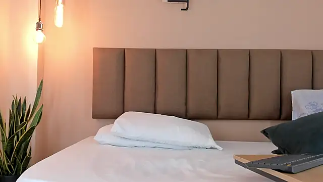 honeygray02 online show from 11/27/25, 03:30