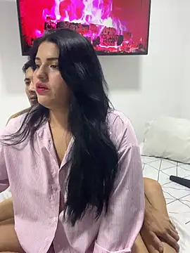 Snapshot of pareja_curiosa19 chatting on 02/03/26, 02:21 pareja curiosa19 online show from 02/03/26, 02:21