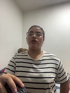 Snapshot of pareja_curiosa19 chatting on 04/01/26, 02:23 pareja curiosa19 online show from 04/01/26, 02:23