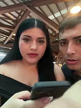 Snapshot of pareja_curiosa19 chatting on 04/22/26, 10:55 pareja curiosa19 online show from 04/22/26, 10:55