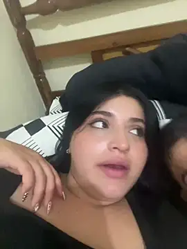 Snapshot of pareja_curiosa19 chatting on 05/02/26, 12:15 pareja curiosa19 online show from 05/02/26, 12:15