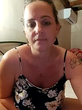 emiliemilf online show from 04/26/26, 06:33