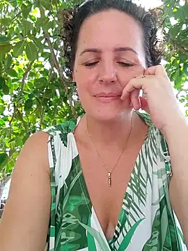 emiliemilf online show from 04/28/26, 07:52