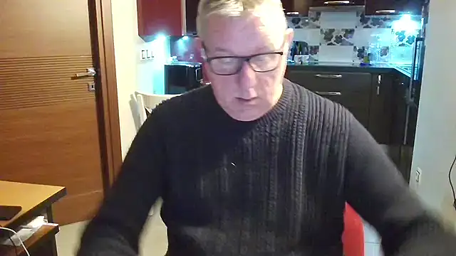 Snapshot of JamesBauer chatting on 02/02/26, 04:44 JamesBauer online show from 02/02/26, 04:44