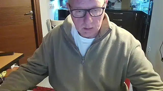 Snapshot of JamesBauer chatting on 02/03/26, 04:43 JamesBauer online show from 02/03/26, 04:43