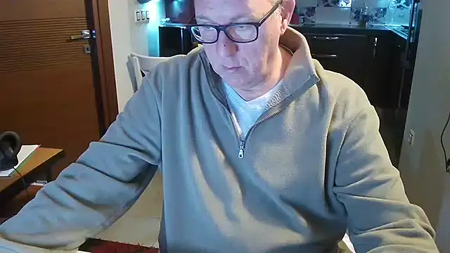 Snapshot of JamesBauer chatting on 02/07/26, 04:16 JamesBauer online show from 02/07/26, 04:16