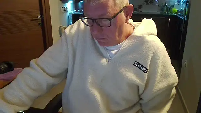 Snapshot of JamesBauer chatting on 02/21/26, 04:46 JamesBauer online show from 02/21/26, 04:46