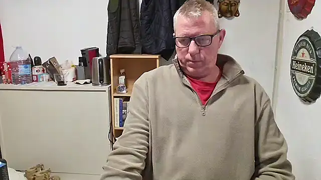 Snapshot of JamesBauer chatting on 04/11/26, 03:44 JamesBauer online show from 04/11/26, 03:44