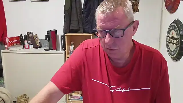 Snapshot of JamesBauer chatting on 04/13/26, 04:29 JamesBauer online show from 04/13/26, 04:29