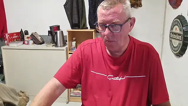 Snapshot of JamesBauer chatting on 04/15/26, 01:34 JamesBauer online show from 04/15/26, 01:34