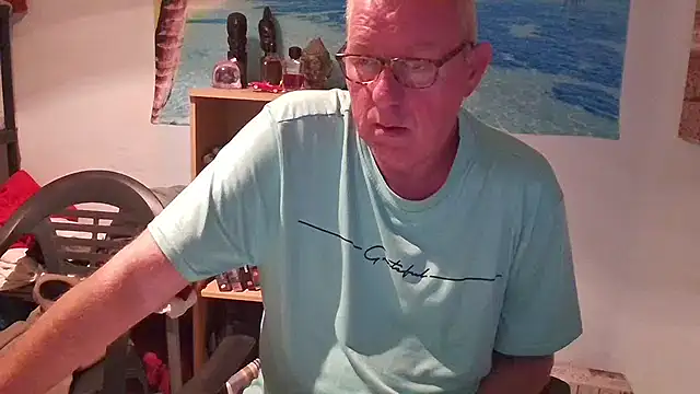 Snapshot of JamesBauer chatting on 05/07/26, 04:18 JamesBauer online show from 05/07/26, 04:18