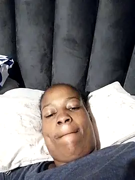 Snapshot of sexylira chatting on 03/21/25, 03:22 sexylira online show from 03/21/25, 03:22