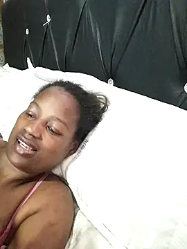 Snapshot of sexylira chatting on 09/18/25, 03:36 sexylira online show from 09/18/25, 03:36