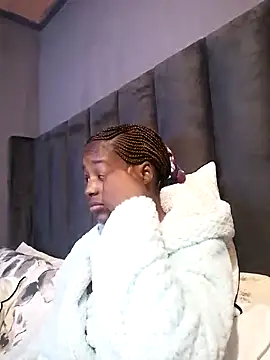 Snapshot of sexylira chatting on 09/30/25, 12:21 sexylira online show from 09/30/25, 12:21