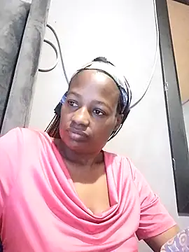 Snapshot of sexylira chatting on 10/15/25, 09:42 sexylira online show from 10/15/25, 09:42