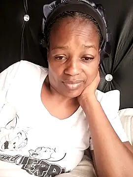 Snapshot of sexylira chatting on 11/28/25, 12:41 sexylira online show from 11/28/25, 12:41