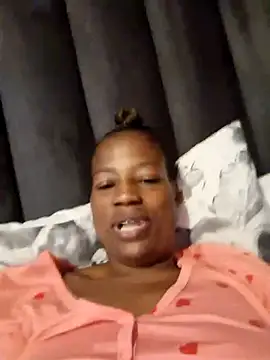 Snapshot of sexylira chatting on 02/02/26, 10:36 sexylira online show from 02/02/26, 10:36