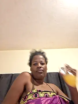 Snapshot of sexylira chatting on 02/18/26, 11:28 sexylira online show from 02/18/26, 11:28