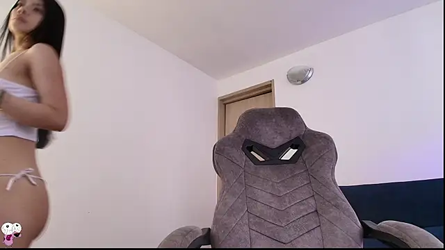 Snapshot of Im-kaia chatting on 11/10/25, 07:57 Im-kaia online show from 11/10/25, 07:57