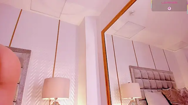 Snapshot of laurencarter1 chatting on 11/29/25, 09:40 laurencarter1 online show from 11/29/25, 09:40