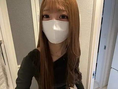 Snapshot of yunayuna_1231 chatting on 12/23/25, 02:42 yunayuna 1231 online show from 12/23/25, 02:42