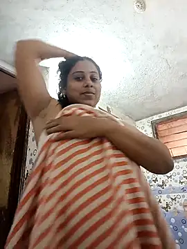 Snapshot of JENNIFERtamil chatting on 11/08/25, 08:25 JENNIFERtamil online show from 11/08/25, 08:25