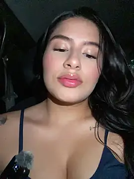 andrea gomes  online show from 04/28/26, 05:23