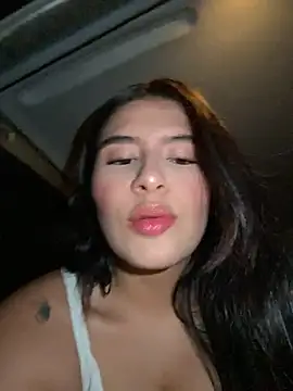 andrea gomes  online show from 04/30/26, 06:42