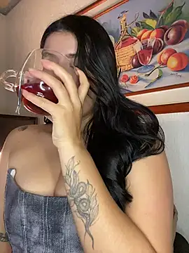 andrea gomes  online show from 06/26/26, 08:08