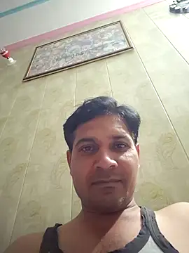Snapshot of johnny8731 chatting on 04/03/26, 04:05 johnny8731 online show from 04/03/26, 04:05