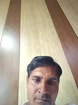 Snapshot of johnny8731 chatting on 04/15/26, 11:39 johnny8731 online show from 04/15/26, 11:39