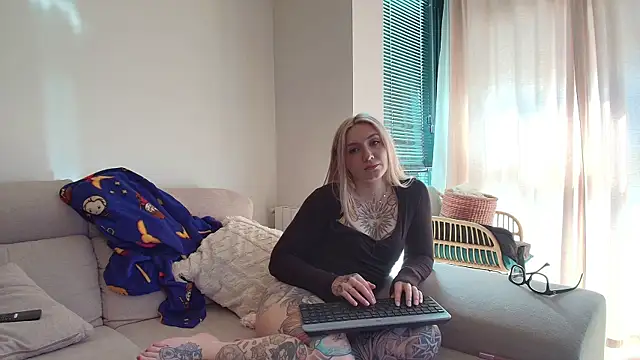 tattoobbgirl online show from 06/06/26, 03:17