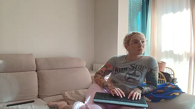 tattoobbgirl online show from 06/12/26, 03:55