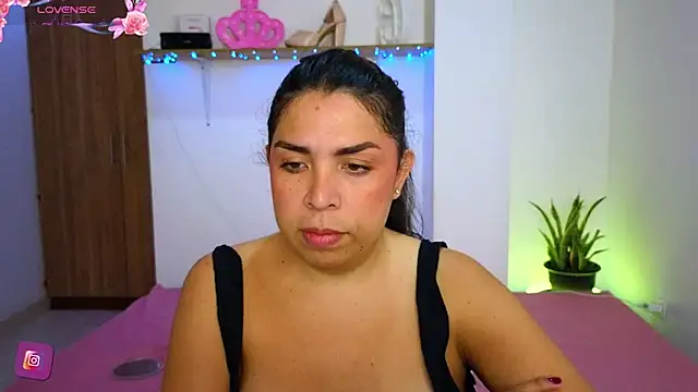 Snapshot of ciacam_ chatting on 11/10/25, 07:29 ciacam online show from 11/10/25, 07:29