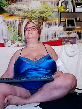 QueenPammy1 online show from 03/02/25, 06:27