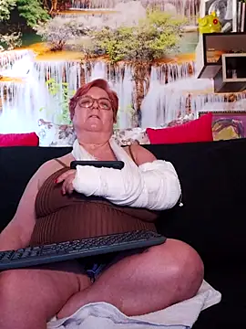 QueenPammy1 online show from 03/05/25, 01:17