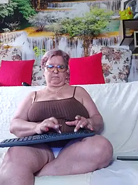 QueenPammy1 online show from 09/13/25, 06:46