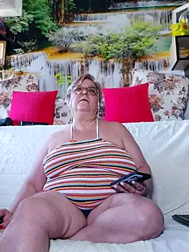 QueenPammy1 online show from 09/19/25, 10:49