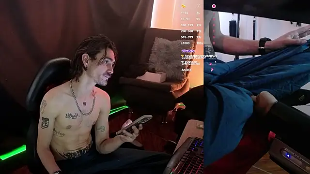 Snapshot of Aaron_malikk chatting on 03/15/26, 04:02 Aaron malikk online show from 03/15/26, 04:02