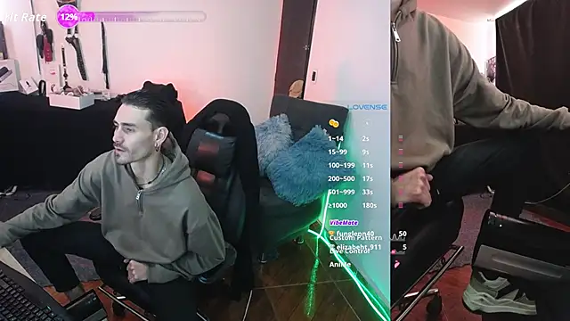 Snapshot of Aaron_malikk chatting on 03/29/26, 01:33 Aaron malikk online show from 03/29/26, 01:33