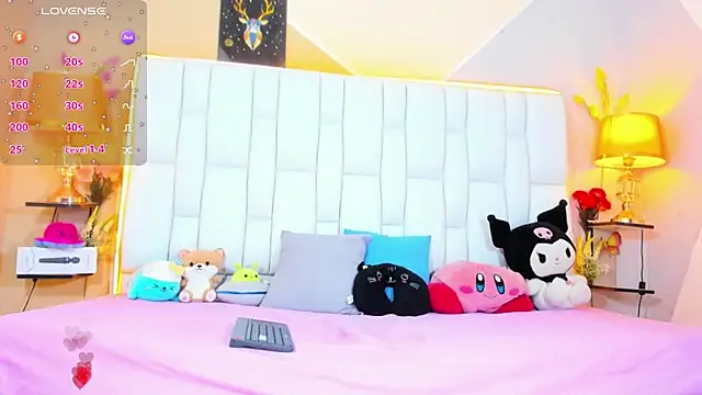 Snapshot of cherryboom23 chatting on 11/17/25, 06:35 cherryboom23 online show from 11/17/25, 06:35