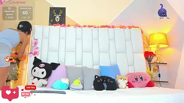 Snapshot of cherryboom23 chatting on 11/28/25, 06:43 cherryboom23 online show from 11/28/25, 06:43