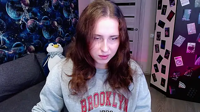 Snapshot of BarbiePieer chatting on 10/15/25, 05:18 BarbiePieer online show from 10/15/25, 05:18