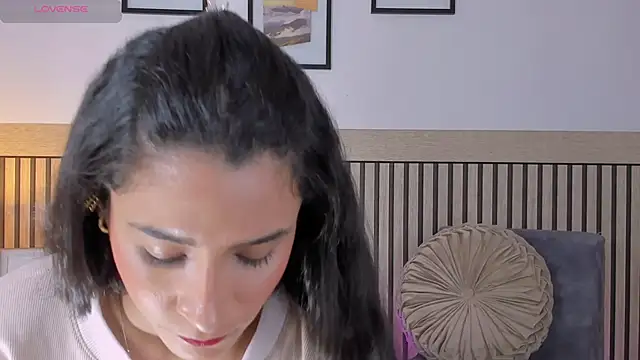 hanna mils online show from 09/15/25, 03:39