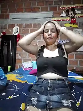 Snapshot of perversumm chatting on 11/07/25, 11:49 perversumm online show from 11/07/25, 11:49