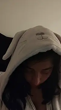 Snapshot of Elowyn chatting on 11/30/25, 03:54 Elowyn online show from 11/30/25, 03:54