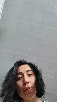 Snapshot of Elowyn chatting on 01/18/26, 08:23 Elowyn online show from 01/18/26, 08:23