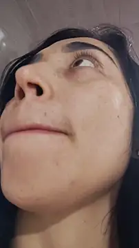 Snapshot of Elowyn chatting on 02/12/26, 09:54 Elowyn online show from 02/12/26, 09:54